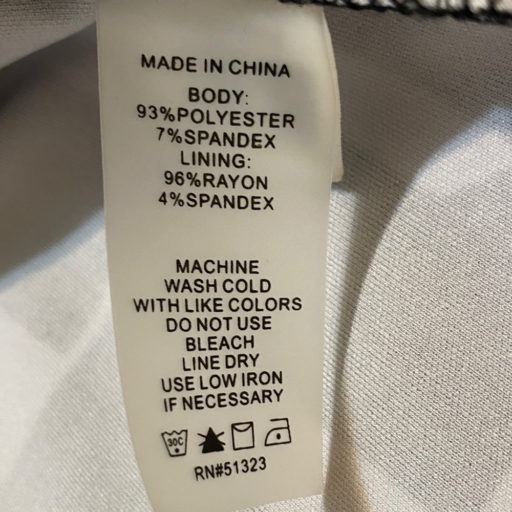 Vince Camuto Black and White Abstract Mini Dress - Picture 5 of 9